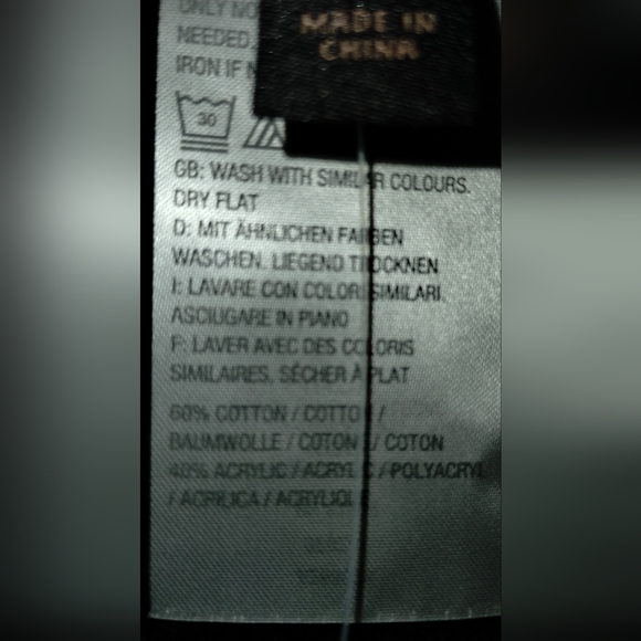 G.I.L.I Brand Women's Poncho Cape - Picture 4 of 4